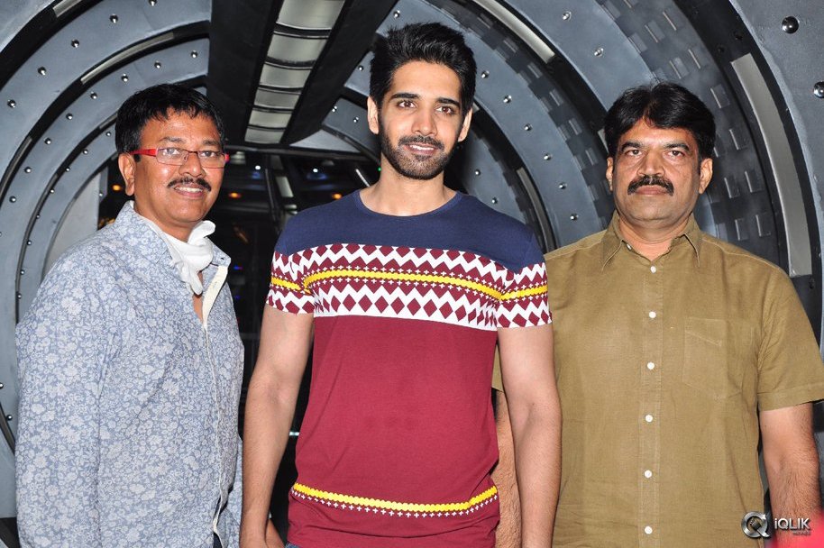 Aatadukundam-Raa-Movie-Press-Meet